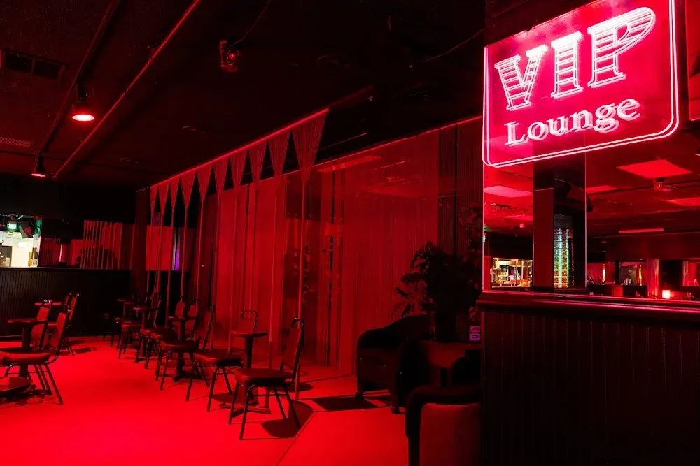 Deja Vu Showgirls Interior