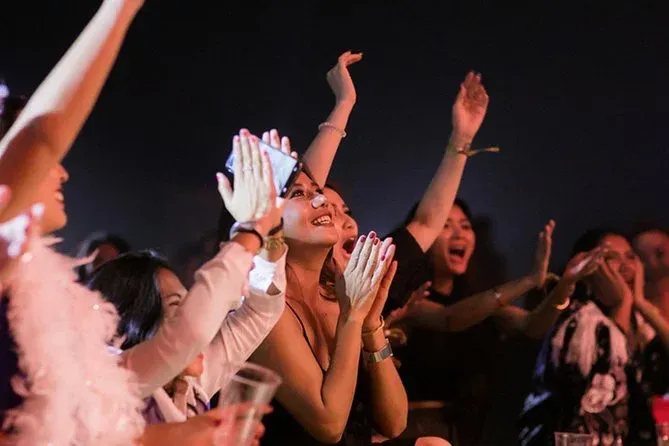 Thunder From Down Under Bar