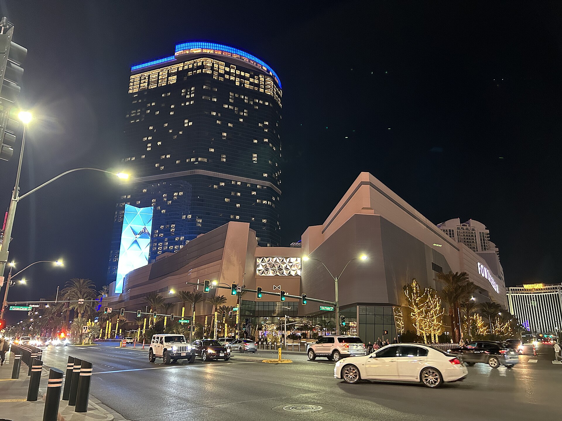 Fontainebleau Las Vegas exterior view
